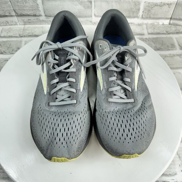 Athletic_Shoes